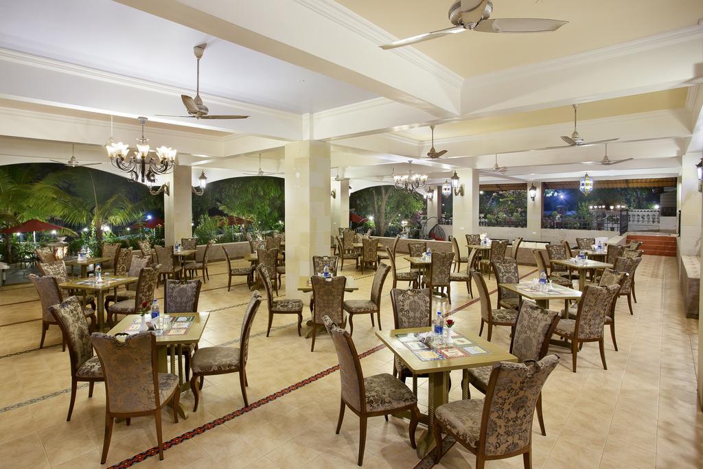 Villa San Lawrenz Resort Lonavala Restaurant